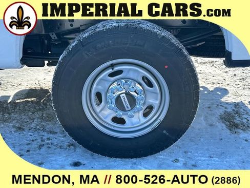 New 2026 Ford F250 XL w/ XL Chrome Package image 9