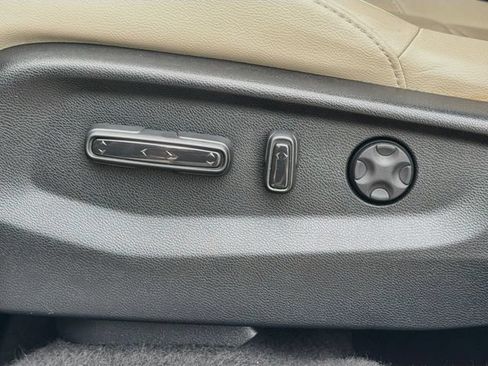 Used 2019 Honda CR-V Touring image 25