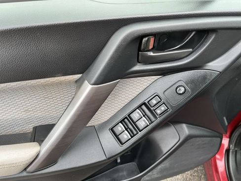 Used 2018 Subaru Forester 2.5i Premium w/ All-Weather Package AWD/4WD image 16