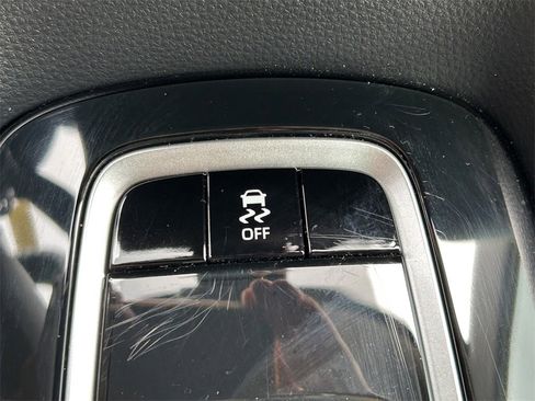 Certified 2025 Toyota Corolla LE image 26