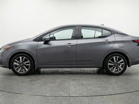 Used 2025 Nissan Versa SV image 5