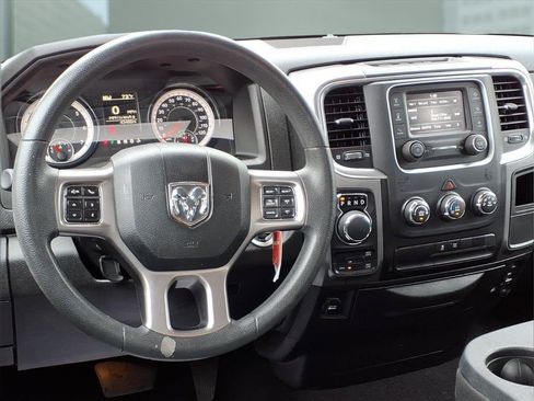 Used 2024 RAM 1500 Classic SLT AWD/4WD image 3