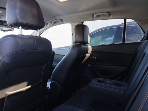 Used 2019 Chevrolet Trax LT w/ Driver Confidence Package image 25