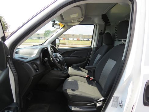 Used 2018 RAM ProMaster City Tradesman SLT image 30