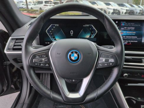 Used 2023 BMW i4 eDrive35 RWD image 18