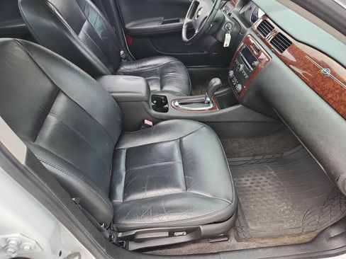 Used 2011 Chevrolet Impala LT w/ Luxury Edition Package FWD image 20