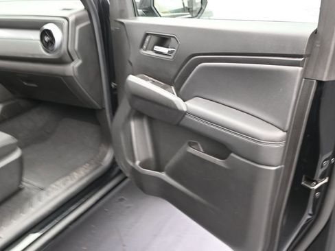 Used 2023 Chevrolet Colorado LT w/ LT Convenience Package II RWD image 7