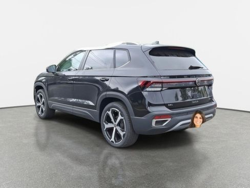 New 2025 Volkswagen Taos SEL image 4