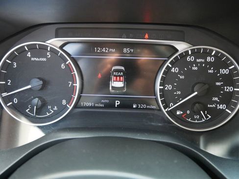 Used 2023 Nissan Rogue SV image 22