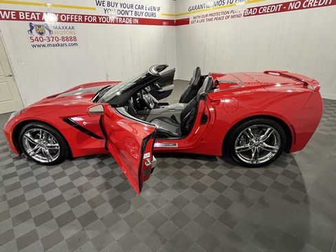 Used 2016 Chevrolet Corvette Stingray Convertible w/ 2LT Preferred Equipment Group image 28