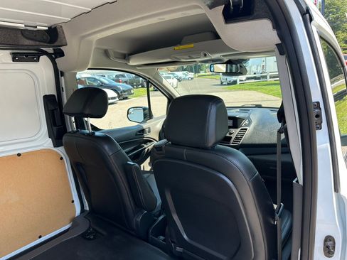 Used 2022 Ford Transit Connect XL FWD image 24