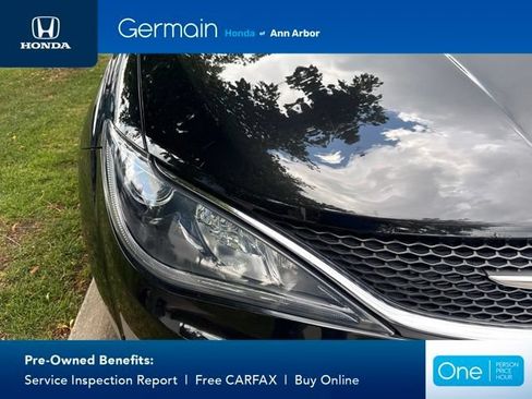 Used 2019 Chrysler Pacifica Limited FWD image 10