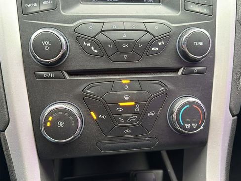 Used 2015 Ford Fusion SE w/ Equipment Group 201A image 27