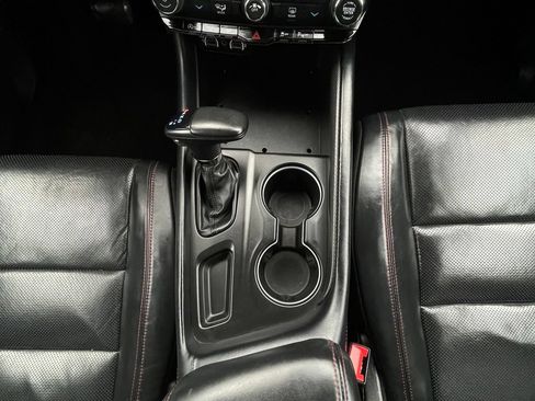 Used 2024 Dodge Durango GT RWD image 18