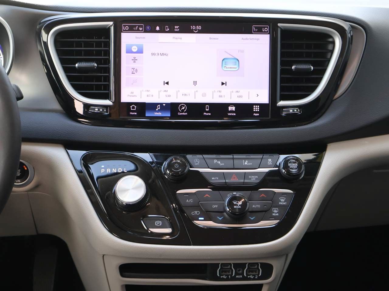 Used 2024 Chrysler Pacifica Touring-L FWD image 16