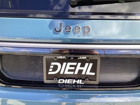 New 2026 Jeep Grand Wagoneer L Limited AWD/4WD image 11
