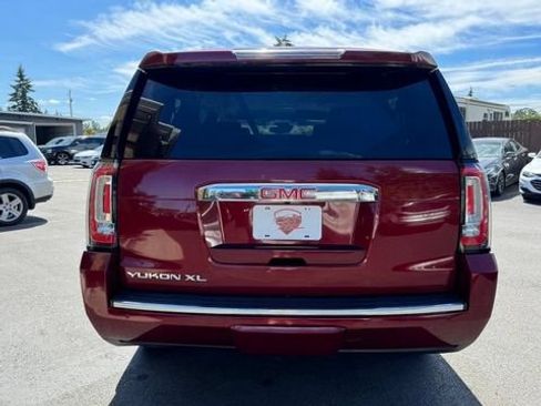 Used 2018 GMC Yukon XL Denali AWD/4WD image 6