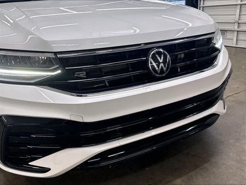 Used 2024 Volkswagen Tiguan SE R-Line FWD image 36