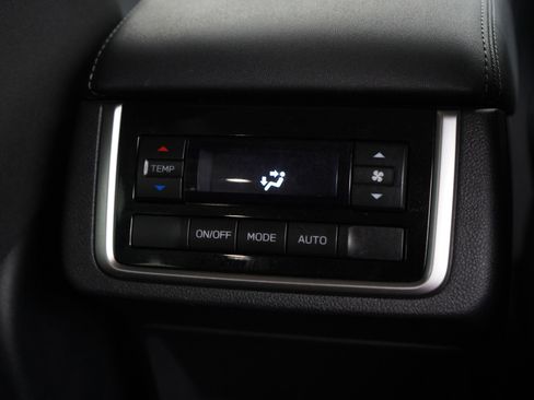 Used 2025 Subaru Ascent Premium AWD/4WD image 17