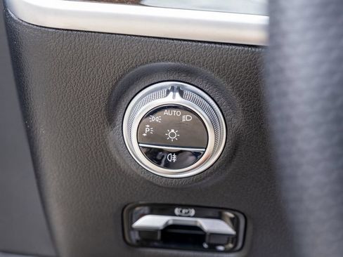 Used 2023 Mercedes-Benz C 300 4MATIC Sedan image 23