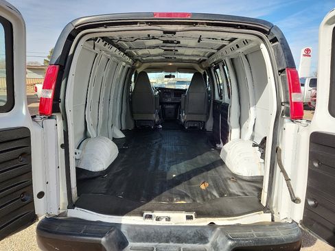 Used 2020 GMC Savana 2500 w/ Driver Convenience Package image 8