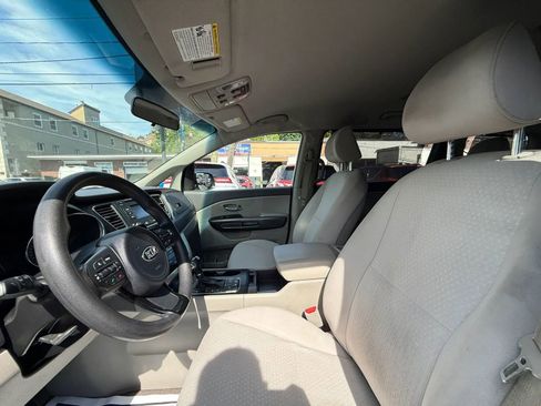 Used 2016 Kia Sedona LX w/ LX Convenience Package FWD image 22