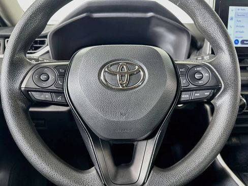 Used 2025 Toyota RAV4 XLE FWD image 35