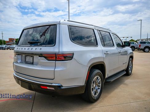 Used 2024 Jeep Wagoneer 4WD image 7