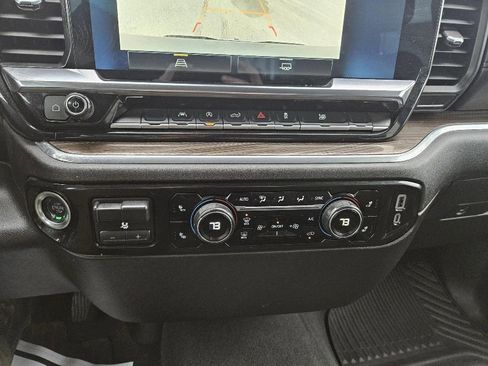 Used 2022 Chevrolet Silverado 1500 LTZ w/ LTZ Premium Package image 15