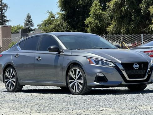 Used 2020 Nissan Altima 2.5 SR w/ Premium Package FWD image 10