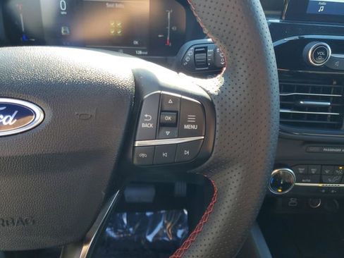 Used 2025 Ford Escape ST-Line image 14