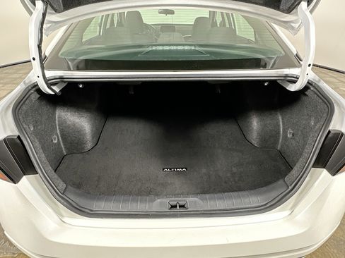 Used 2024 Nissan Altima 2.5 SV image 27