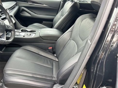 Certified 2025 INFINITI QX60 Pure image 16