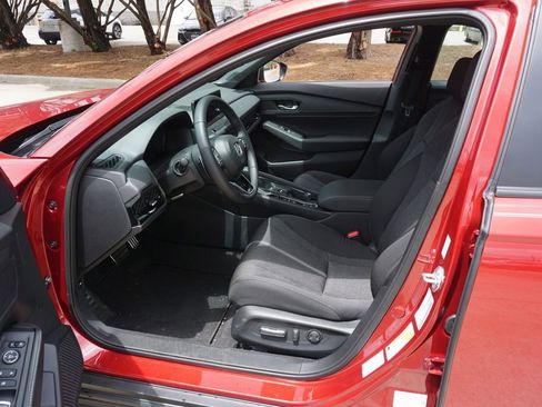 Used 2025 Honda Accord Sport image 2