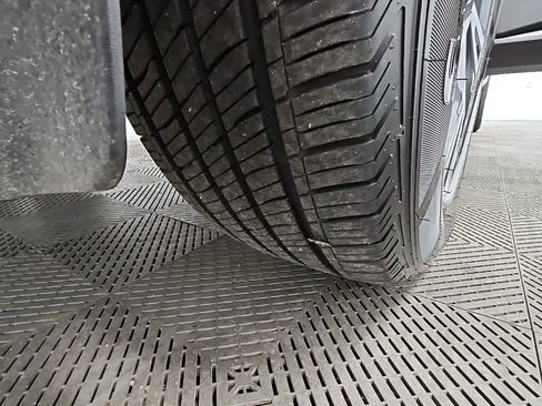 Used 2023 Nissan Rogue SV image 39