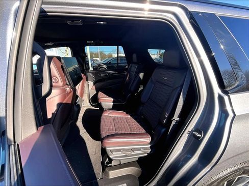 Used 2021 Cadillac Escalade Sport Platinum w/ Heavy-Duty Trailer Package AWD/4WD image 15
