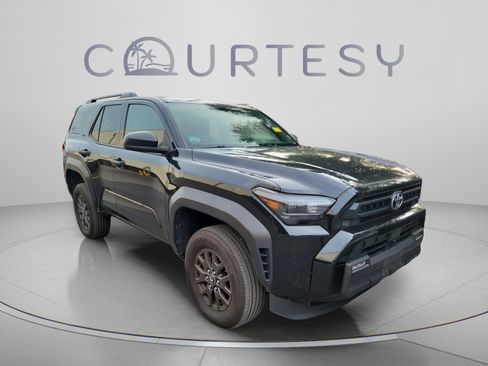 Used 2025 Toyota 4Runner SR5 AWD/4WD image 18