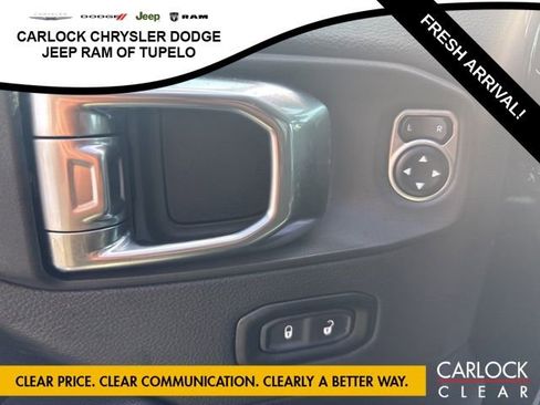 Used 2025 Jeep Wrangler Sahara image 11