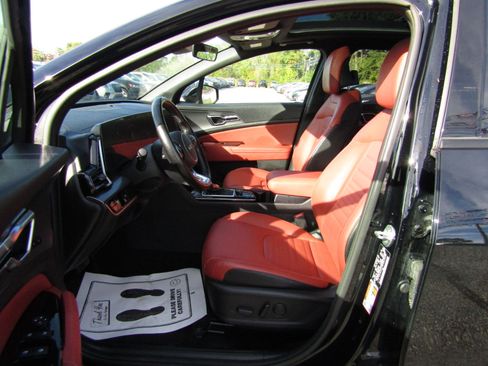 Used 2023 Kia Sportage SX image 18