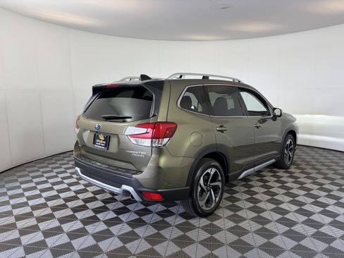 Used 2024 Subaru Forester Touring w/ POP Package 3 AWD/4WD image 10