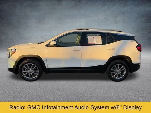 Used 2024 GMC Terrain SLT image 6