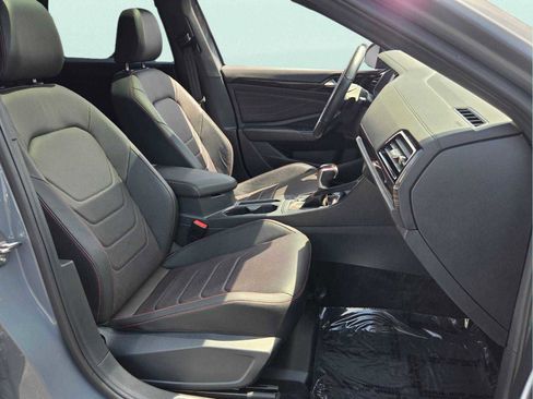 Used 2024 Volkswagen Jetta GLI Autobahn FWD image 15