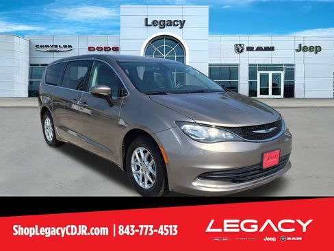 Used 2017 Chrysler Pacifica Touring FWD image 1
