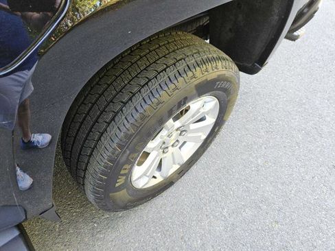 Used 2021 Chevrolet Colorado LT image 11