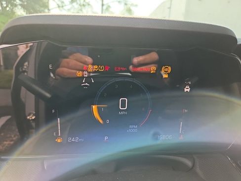 Used 2024 Chevrolet TrailBlazer RS w/ Convenience Package FWD image 7