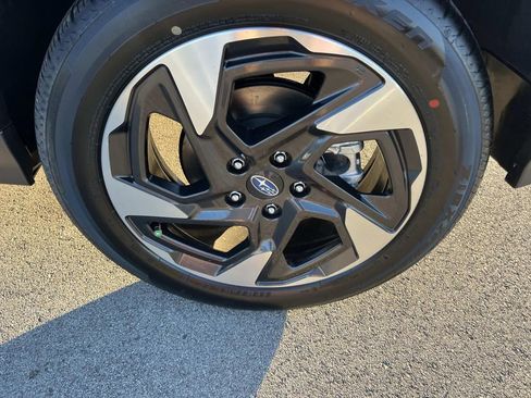 Certified 2025 Subaru Crosstrek 2.5i Limited w/ Crosstrek Mirror Package AWD/4WD image 11