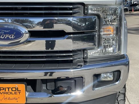 Used 2019 Ford F250 Lariat w/ Lariat Value Package image 7