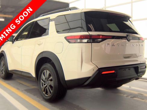 Used 2024 Nissan Pathfinder SV AWD/4WD image 5