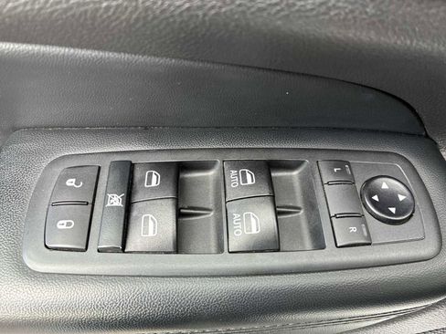 Used 2020 Jeep Grand Cherokee Altitude AWD/4WD image 11