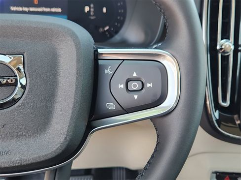 New 2026 Volvo XC40 B5 Plus w/ Protection Package Premier image 9